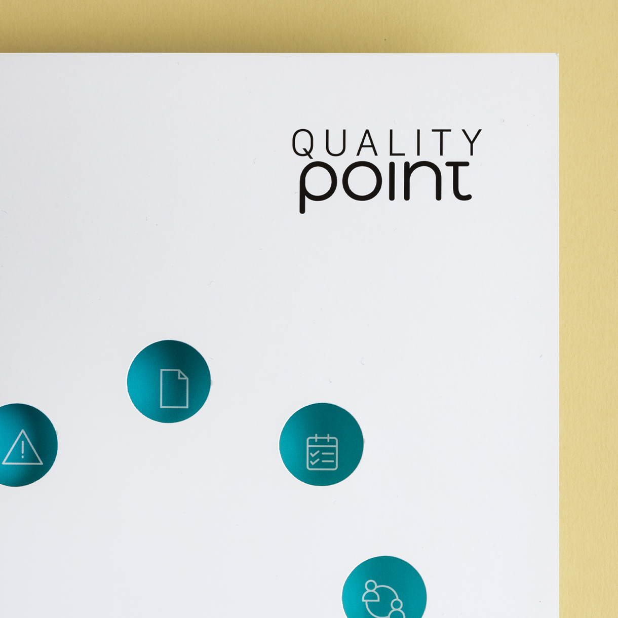 Markenstolz // qualitypoint Brandstory CD Printdesign Website Messedesign